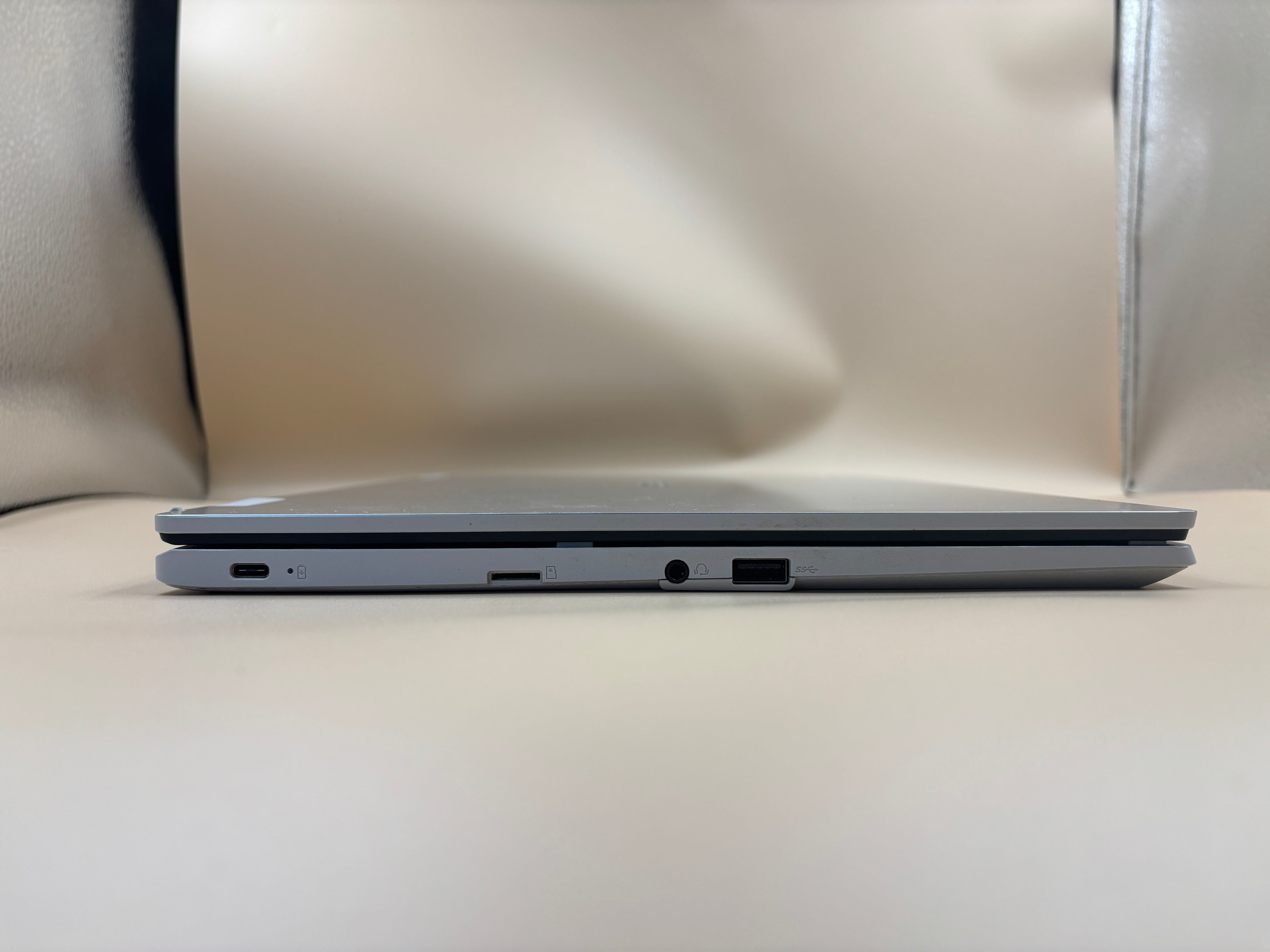 ASUS Chromebook CX1 15.6" Laptop - Celeron N4500 - 4GB RAM - 64GB SSD - Full HD - Used