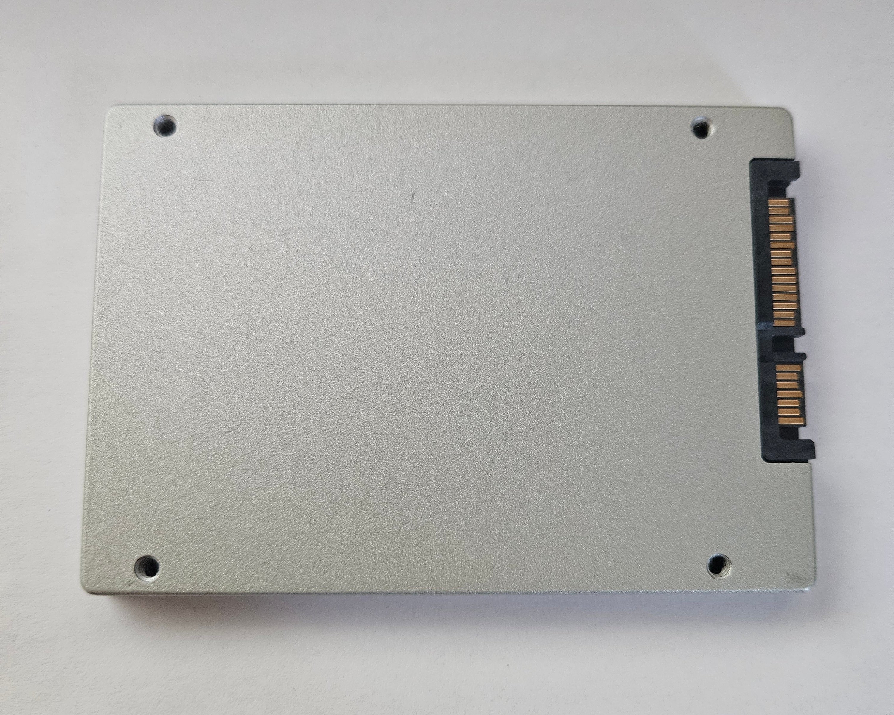 Micron M550 128GB 2.5" SATA III SSD (Solid State Drive)